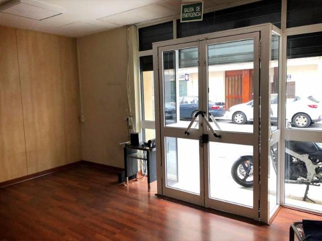 Local Comercial en alquiler en Los Remedios, Sevilla