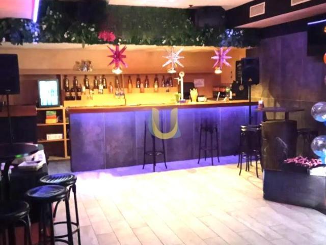 Local Comercial en alquiler en Torrelodones, Urbanización Montealegría