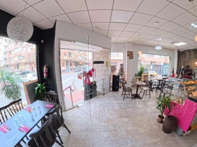 Local Comercial en alquiler en Urbanización Calas Blancas, Torrevieja