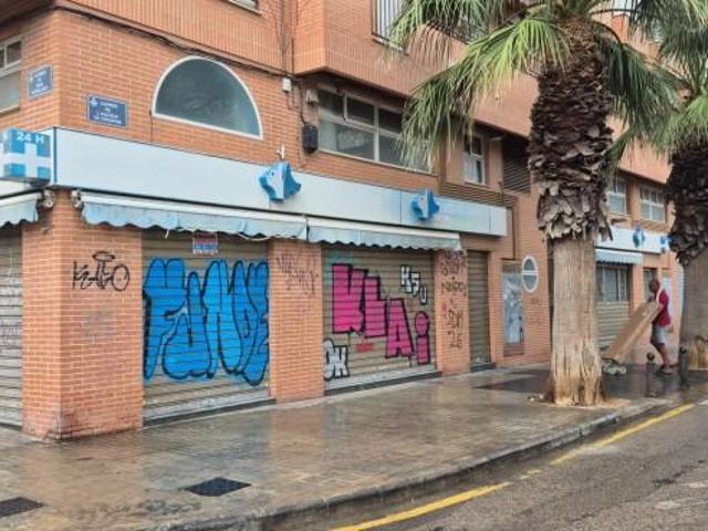 Local Comercial en alquiler en Valencia, Torrefiel