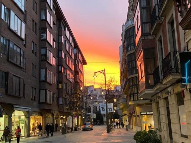 Local Comercial en alquiler en Valladolid, Plaza España