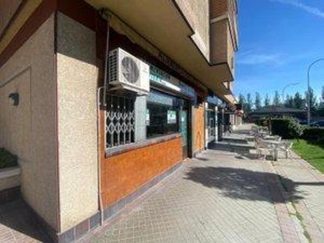 Local Comercial en alquiler en Huerta del Rey, Valladolid