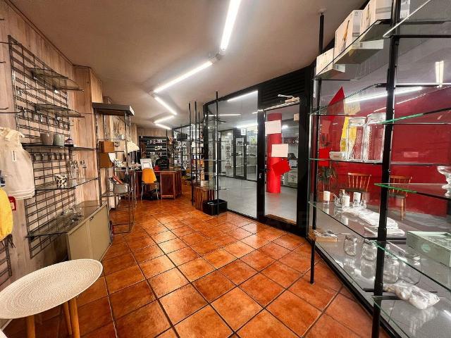 Local Comercial en alquiler en Vallirana, Barcelona