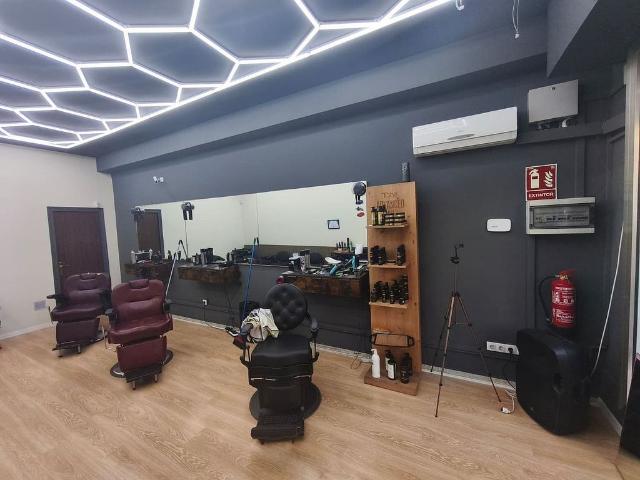 Local Comercial en alquiler en Vallirana, Barcelona