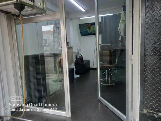 Local Comercial en alquiler en Miguel Peña, Valencia