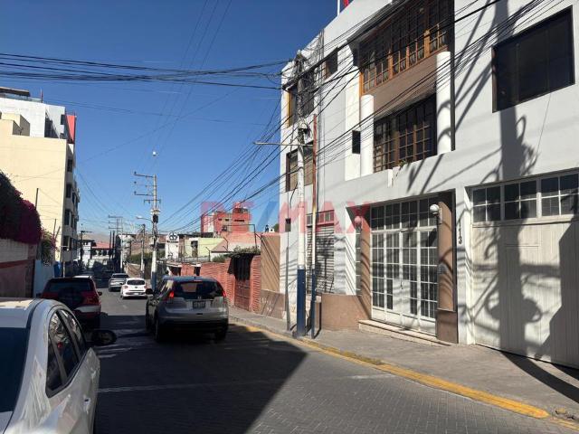 Local Comercial alquiler en La Gruta, Yanahuara