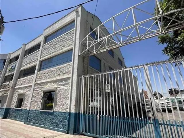 Local Comercial en arriendo en Población Los Castaños, Santiago