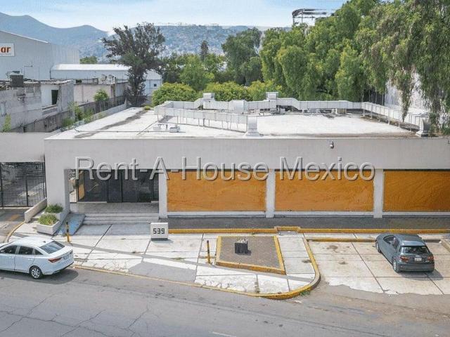 Local Comercial en renta en Colonia Pueblo de Santa María Tulpetlac, Ecatepec de Morelos