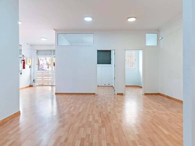 Local Comercial en venta en Barrio de las Cruces, Almería