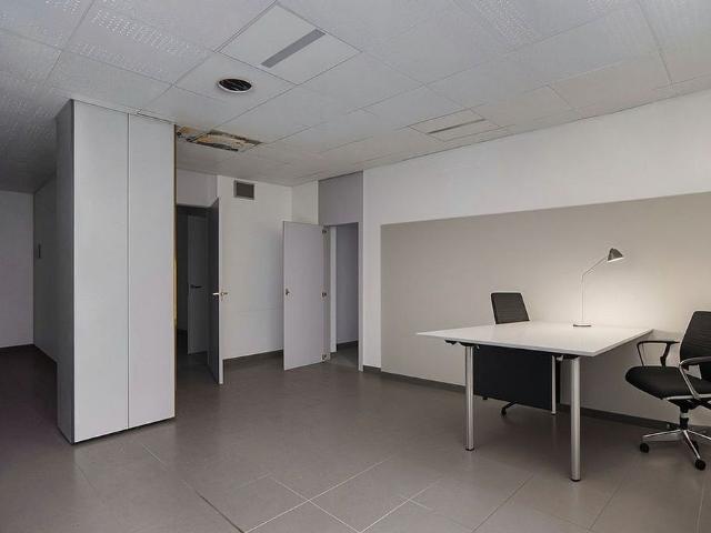 Local Comercial en venta en Dalt Vila, Osona