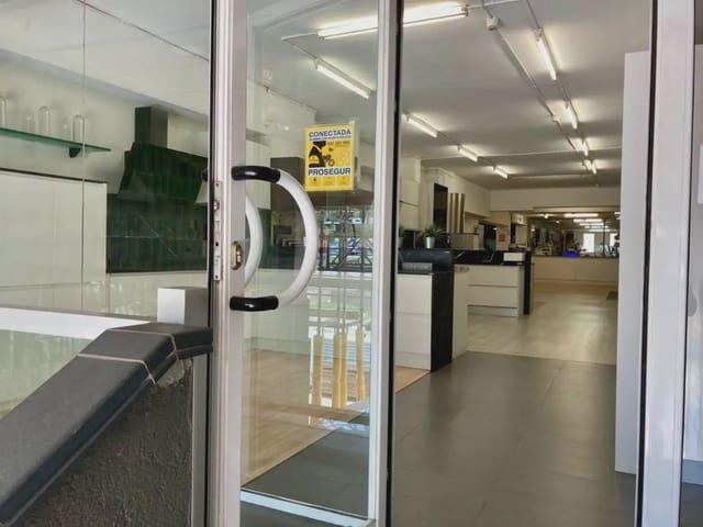 Local Comercial en venta en Sants-Montjuïc, Barcelonès