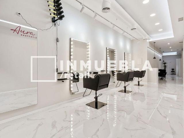Local Comercial en venta en Barcelona, la Vila de Gràcia