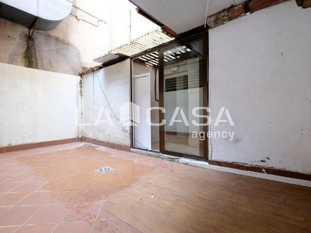 Local Comercial en venta en Nou Barris, Barcelonès