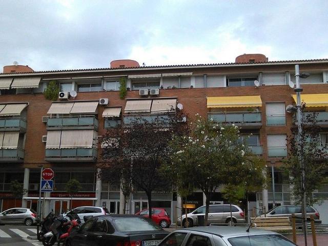 Local Comercial en venta en Cornellà De Llobregat, la Gavarra