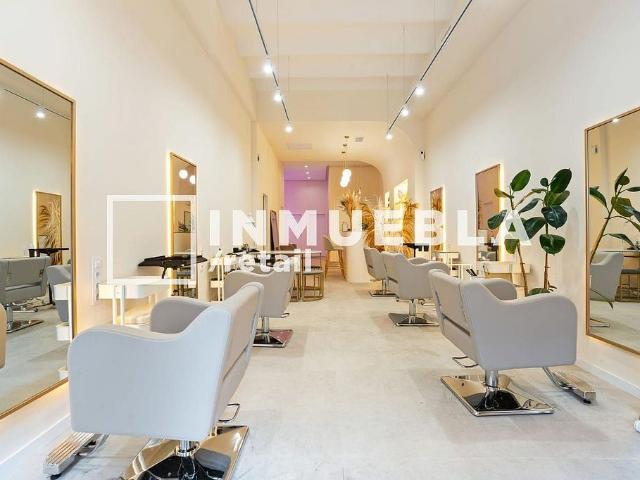 Local Comercial en venta en Barcelona, la Vila de Gràcia