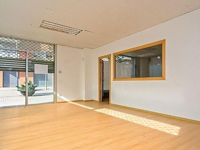 Local Comercial en venta en Abrera