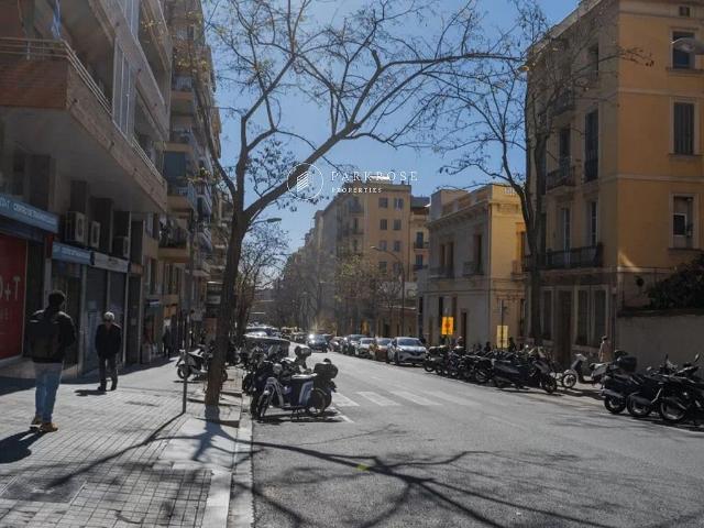 Local Comercial en venta en Gràcia, Barcelonès