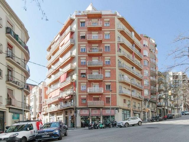 Local Comercial en venta en Barcelona, el Baix Guinardó