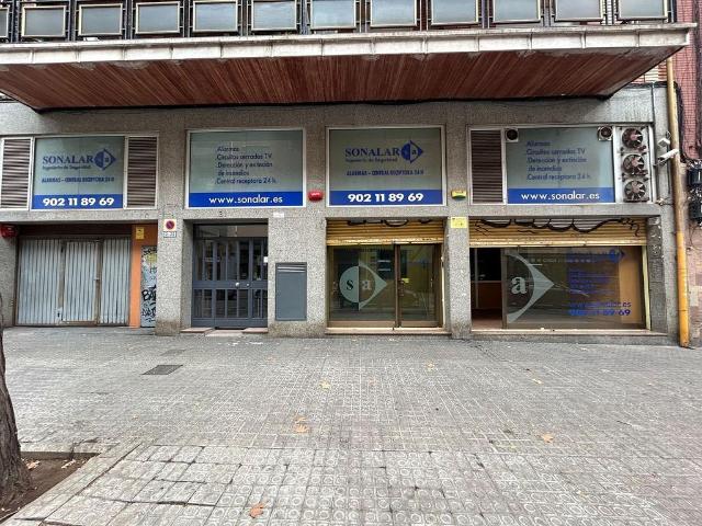 Local Comercial en venta en Barcelona, Navas