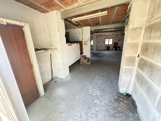 Local Comercial en venta en Nou Barris, Barcelonès