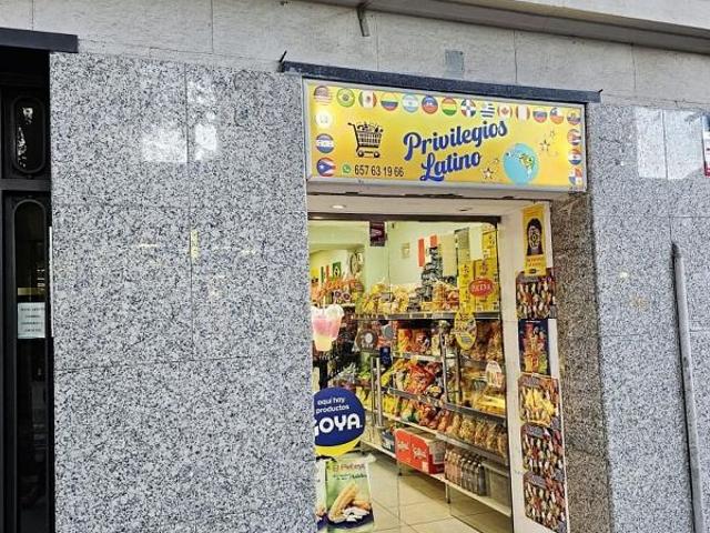 Local Comercial en venta en Nou Barris, Barcelonès
