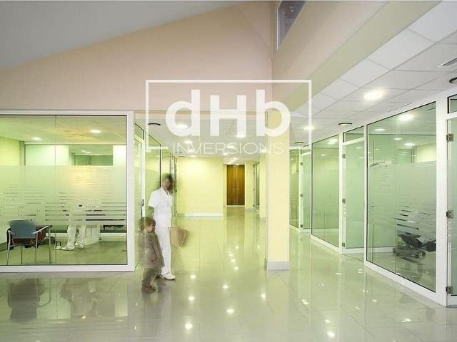 Local Comercial en venta en Nou Barris, Barcelonès