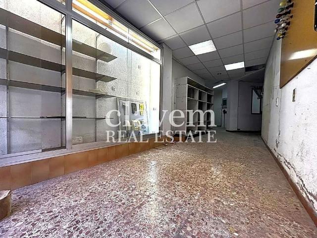 Local Comercial en venta en Nou Barris, Barcelonès