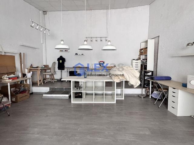 Local Comercial en venta en Nou Barris, Barcelonès