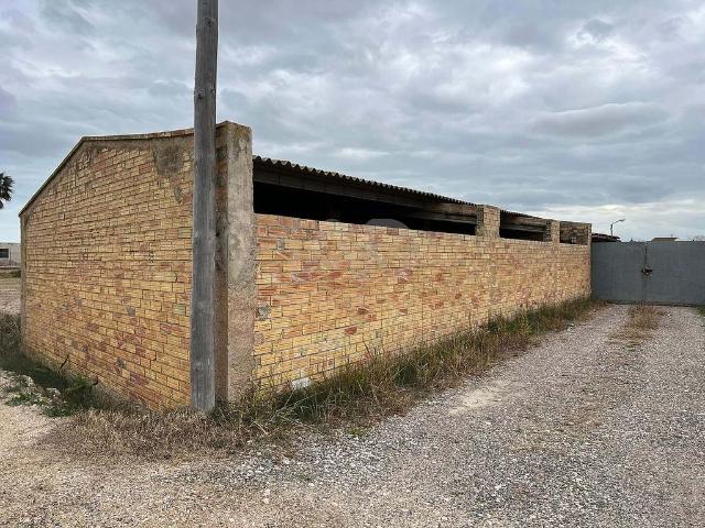 Local Comercial en venta en Deltebre, Tarragona