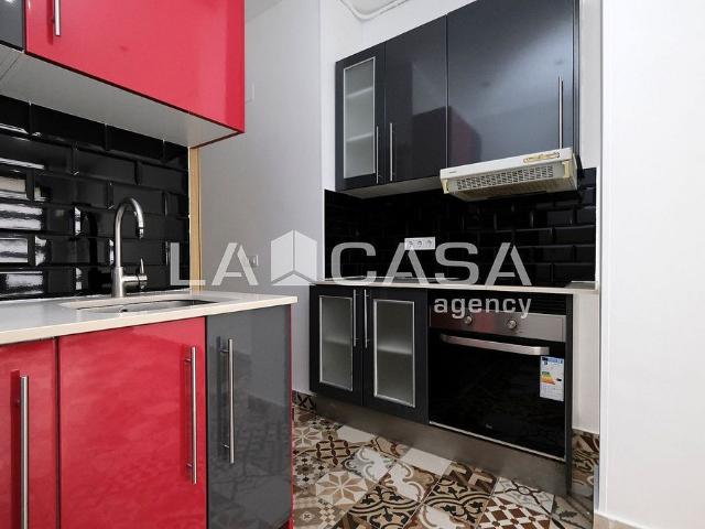 Local Comercial en venta en Nou Barris, Barcelonès