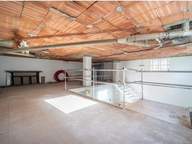 Local Comercial en venta en Barriada Blas Infante, Estepona