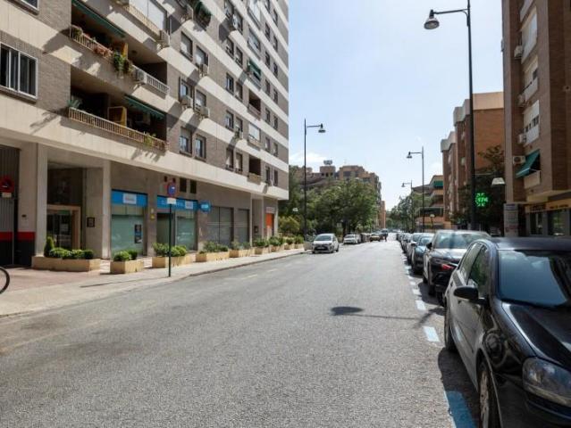 Local Comercial en venta en Granada, Cervantes