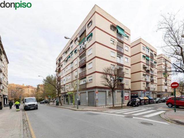 Local Comercial en venta en Granada, Castaño - Mirasierra
