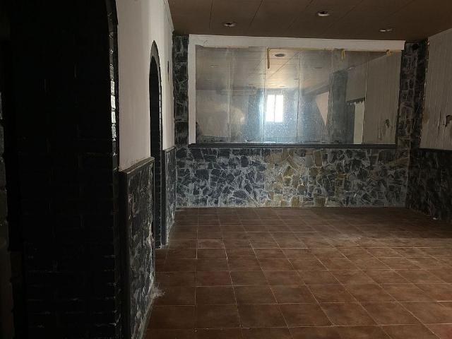 Local Comercial en venta en Olesa De Montserrat