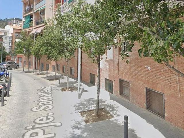 Local Comercial en venta en Singuerlin, Santa Coloma de Gramenet