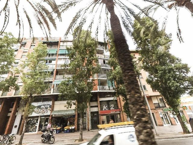 Local Comercial en venta en Nou Barris, Barcelonès