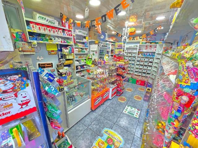 Local Comercial en venta en Nou Barris, Barcelonès