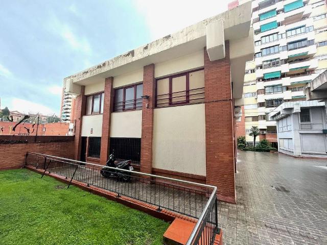 Local Comercial en venta en Nou Barris, Barcelonès