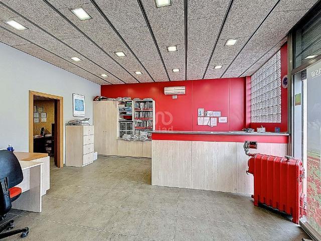 Local Comercial en venta en Torrelles De Llobregat