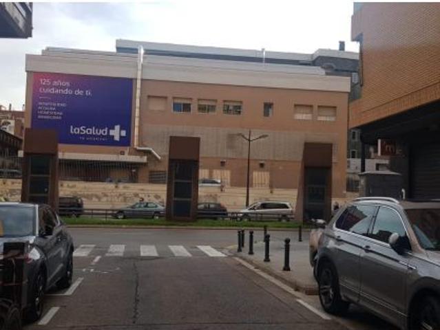 Local Comercial en venta en Valencia De Las Torres, España