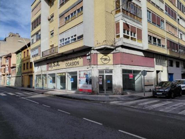 Local Comercial en venta en Les Pieces, Llangréu / Langreo