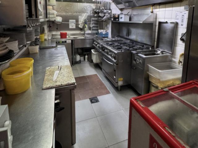 Local Commercial vente à Nanterre, Courbevoie