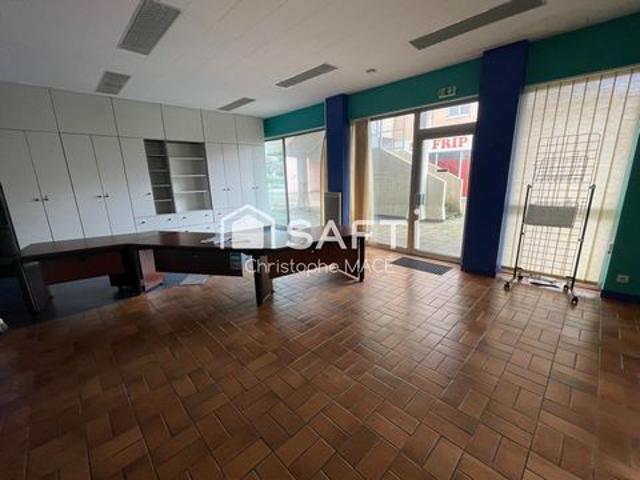 Local Commercial vente à Laval