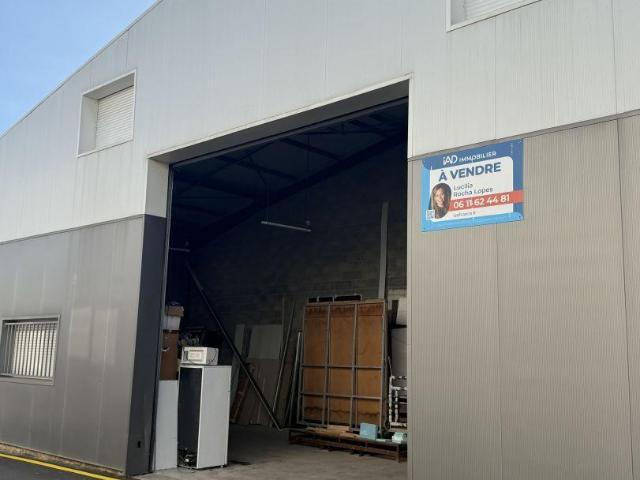 Local Commercial vente à Torcy, Brie-comte-robert