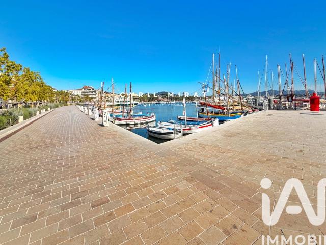 Local Commercial vente à Arrondissement de Toulon, Sanary-sur-mer