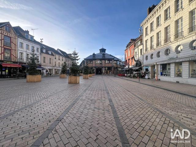 Local Commercial vente à Sens