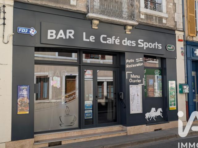 Local Commercial vente à Saint-Amand-Montrond, Châteauneuf-sur-cher