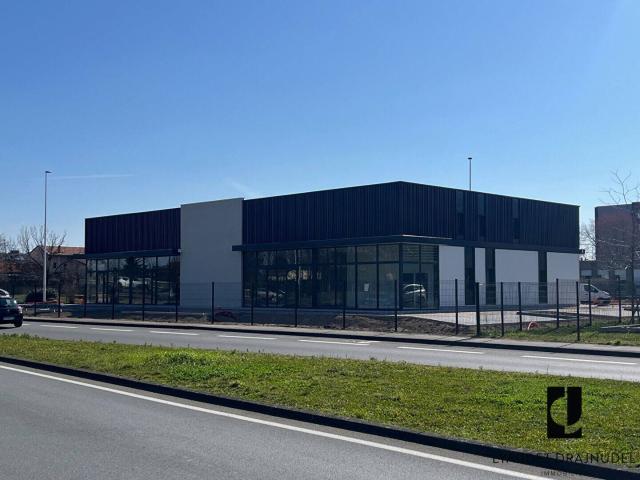 Local Commercial location à Roanne, Champlong