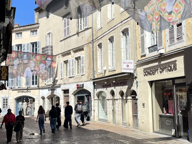 Local Commercial vente à Bourg-en-Bresse, Bourg-en-bresse