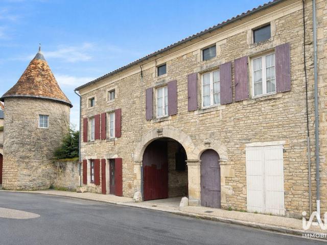 Local Commercial vente à Confolens, Villefagnan